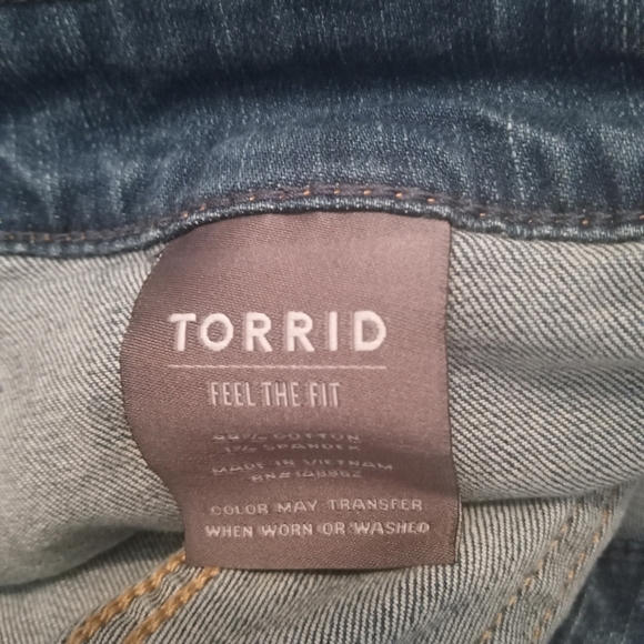 TORRID Woman's Mid Rise Mid Denim  Shorts Size 14 - Picture 3 of 4